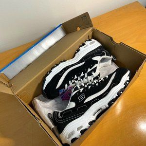 Skechers D'Lites Biggest Fan Size 8 Women's Shoes Brand New Never Worn